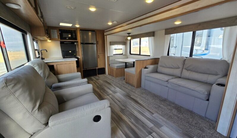 
								2022 Prime Time AVENGER 27RKS full									