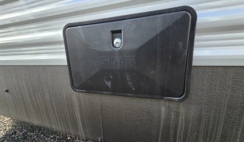 
								2022 Prime Time AVENGER 27RKS full									