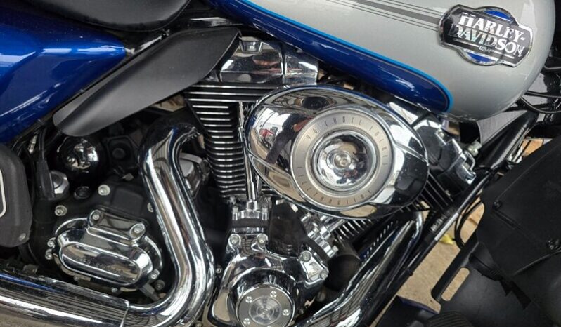 
								2010 Harley-Davidson FLHTCU ULTRA CLASSIC full									