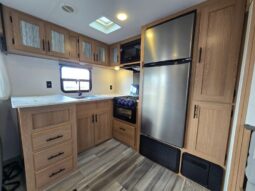 
										2022 Prime Time AVENGER 27RKS full									