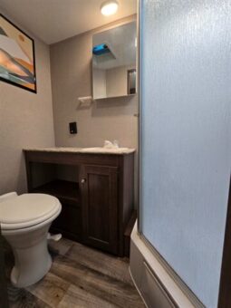 
										2019 Keystone HIDEOUT 21FQWE full									