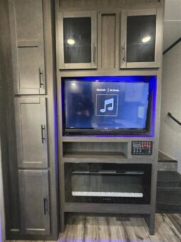 
										2022 CROSSROADS CRUISER AIRE 32BH full									