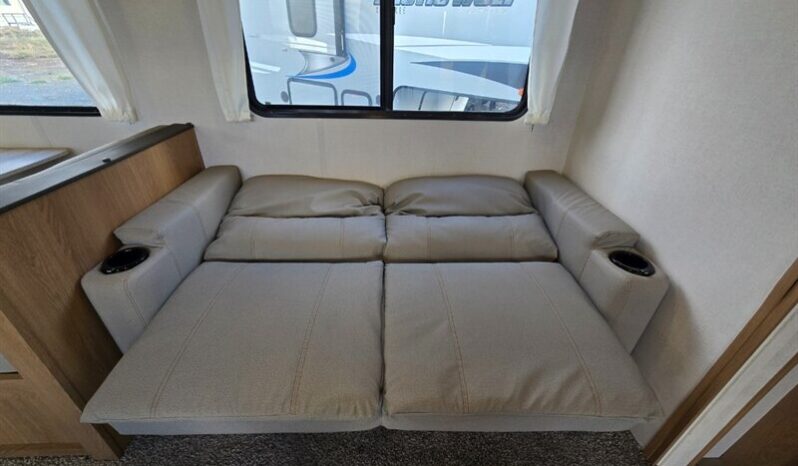 
								2022 Prime Time AVENGER 27RKS full									