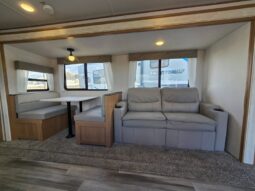 
										2022 Prime Time AVENGER 27RKS full									