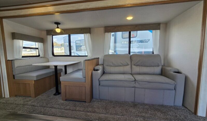 
								2022 Prime Time AVENGER 27RKS full									