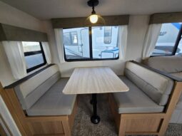 
										2022 Prime Time AVENGER 27RKS full									