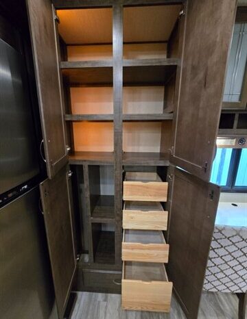 
								2018 Grand Design SOLITUDE ST344GK full									