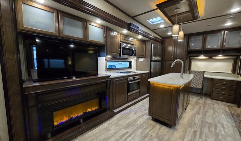 
								2018 Grand Design SOLITUDE ST344GK full									