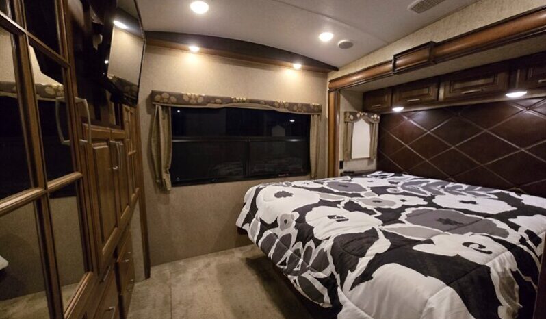 
								2017 Keystone Montana 3820FK full									