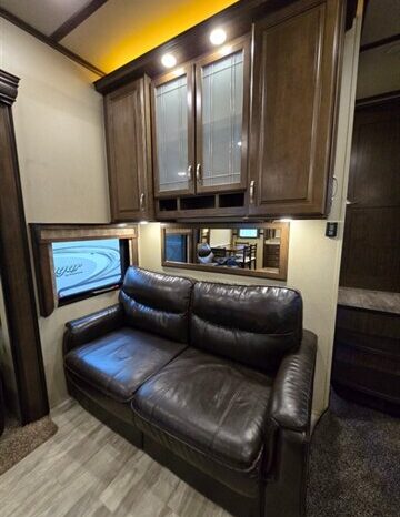 
								2018 Grand Design SOLITUDE ST344GK full									