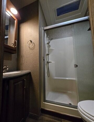 
								2017 Keystone Montana 3820FK full									