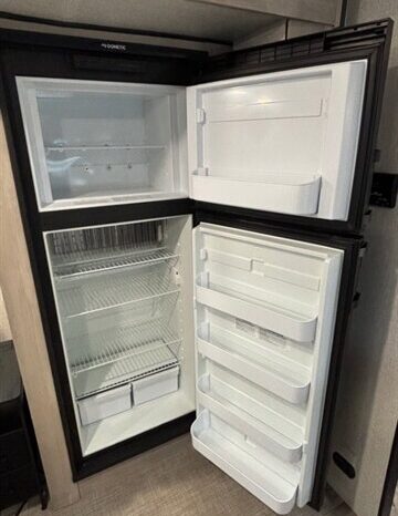 
								2022 K-Z CONNECT 221RBSE full									