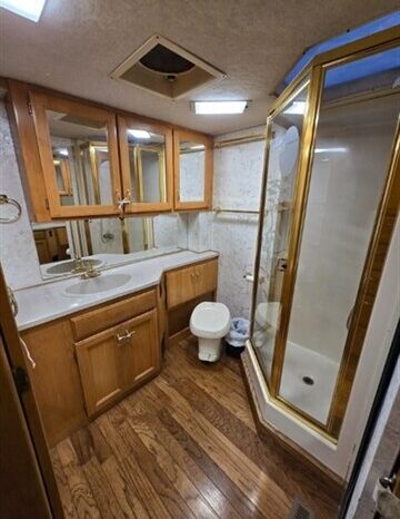 
								1998 Safari TREK 2830 full									