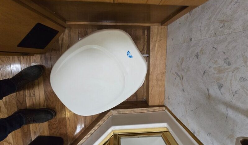 
								1998 Safari TREK 2830 full									