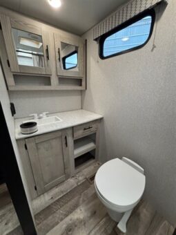 
										2022 K-Z CONNECT 221RBSE full									