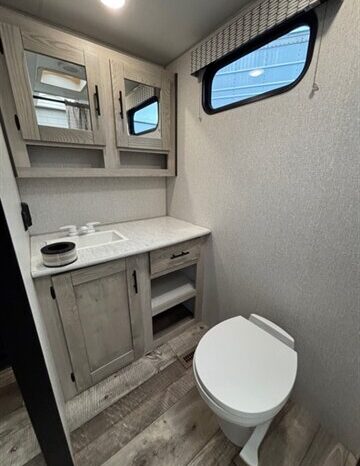 
								2022 K-Z CONNECT 221RBSE full									