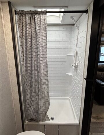 
								2022 K-Z CONNECT 221RBSE full									