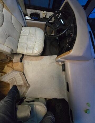 
								1998 Safari TREK 2830 full									