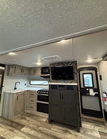 
								2022 K-Z CONNECT 221RBSE full									