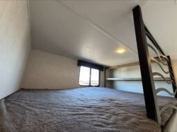 
										2022 Cherokee Arctic Wolf 3770 Limited full									