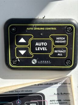 
										2022 Cherokee Arctic Wolf 3770 Limited full									