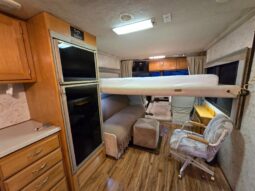 
										1998 Safari TREK 2830 full									