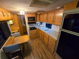 
										1998 Safari TREK 2830 full									