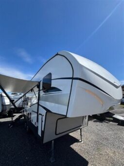 
										2023 Keystone Cougar full									