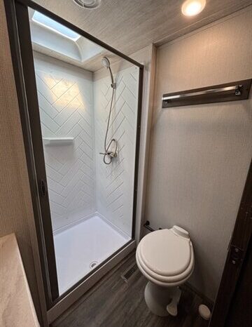 
								2023 Keystone Cougar full									