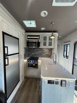 
										2023 Eclipse Iconic 2814SG full									