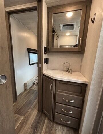 
								2023 Keystone Cougar full									