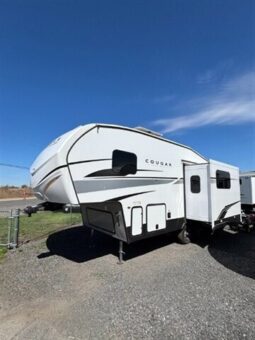 
										2023 Keystone Cougar full									