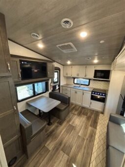 
										2023 Keystone Cougar full									