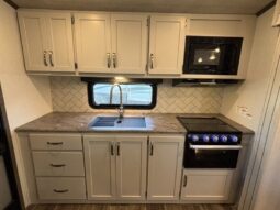 
										2023 Keystone Cougar full									