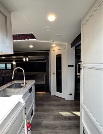 
								2021 Jayco WhiteHawk 32KBS full									