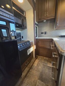 
										2016 Keystone fuzion fz371 full									