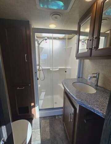 
								2016 Keystone fuzion fz371 full									