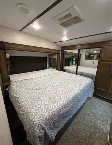 
								2019 Keystone Cougar 368MBI full									