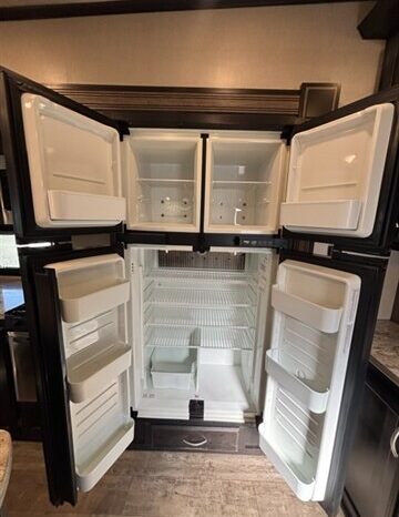 
								2018 K-Z Durango 325RLT full									