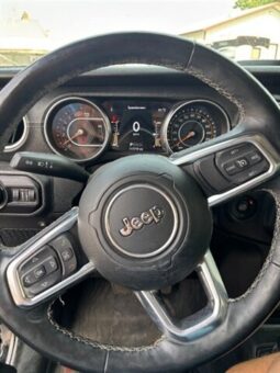 
										2018 Jeep Wrangler Unlimited Sahara full									