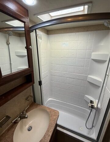 
								2013 Forest River Flagstaff Lite 830RBSS full									