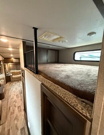 
								2019 Keystone Cougar 368MBI full									