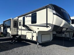 
										2020 Keystone Alpine 3120RS full									