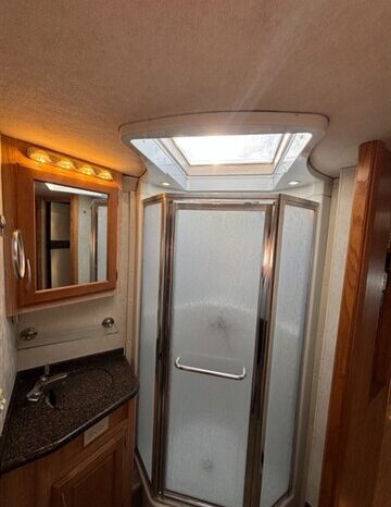 
								2006 Bigfoot 35LX full									