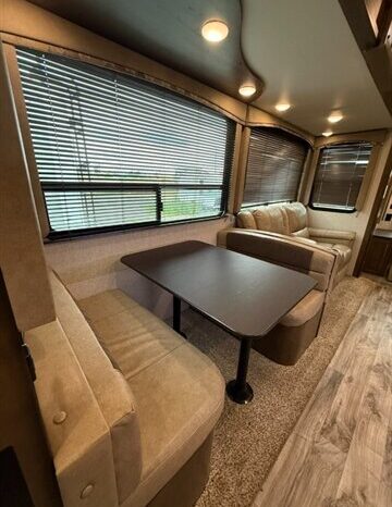 
								2019 Keystone Cougar 368MBI full									
