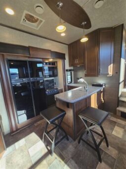 
										2016 Keystone fuzion fz371 full									