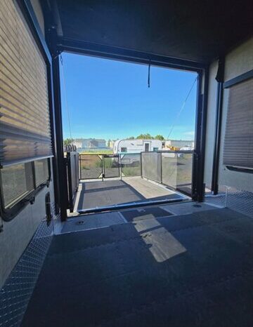 
								2016 Keystone fuzion fz371 full									