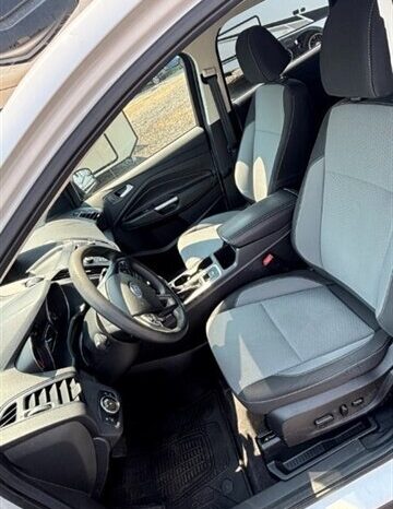 
								2017 Ford Escape SE full									
