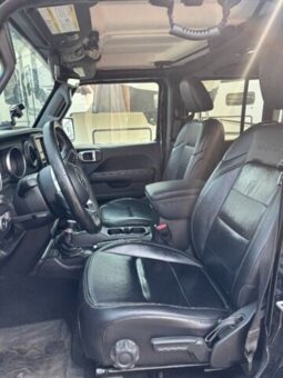 
										2018 Jeep Wrangler Unlimited Sahara full									