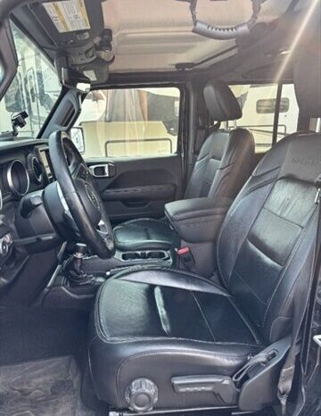 
								2018 Jeep Wrangler Unlimited Sahara full									